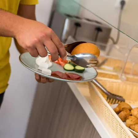Apartahotel Dias Studios&suites 2*