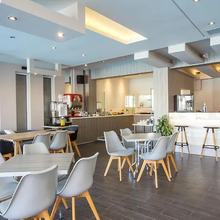 Apartahotel Dias Studios&suites 2*