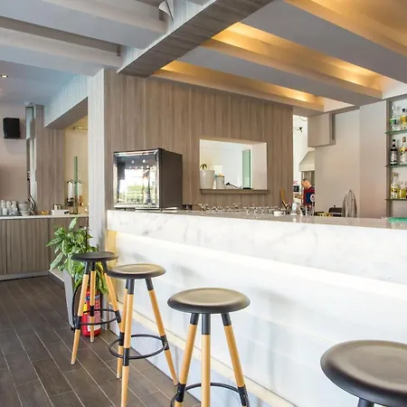 Dias & Apartmanhotel 2*