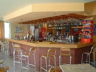 Dias &
