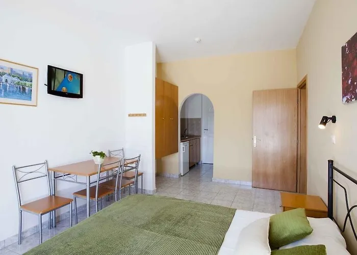 Dias Studios&suites 4*