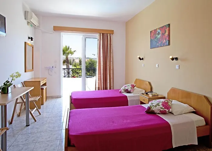 Dias Studios&suites Apartahotel 4*