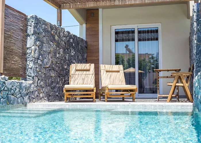 Dias & ファリラキ