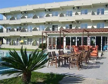 アパートホテル Dias & 4*